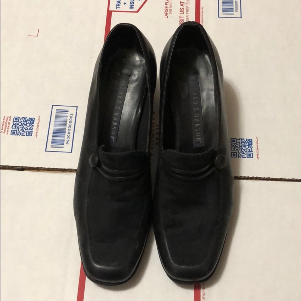 Hillard and Hanson suede/leather pump 8.5